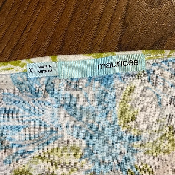 Maurice’s Women’s Light Weight Top - Picture 3 of 5